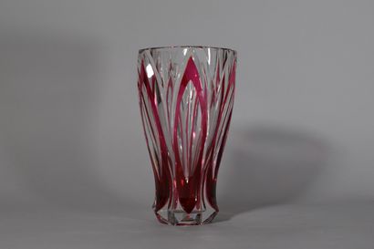null SAINT-LOUIS

Small pink tinted crystal vase

H. 18 cm - Diam. 10 cm