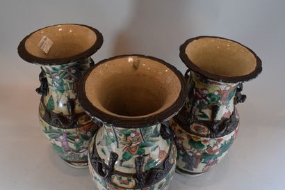 null NANKIN

Three vases



H. 34 cm