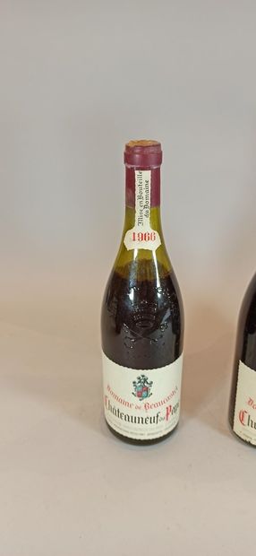 null 3 bottles of CHATEAUNEUF DU PAPE domaine de Beaucastel 1966

(emptied)