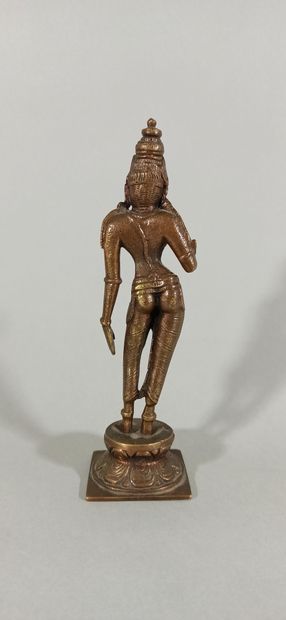 null INDIA, 20th century 

Bronze alloy statuette representing Uma.

She is represented...