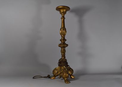 null A wooden candlestick mounted as a lamp.

H: 60 cm

Accidents