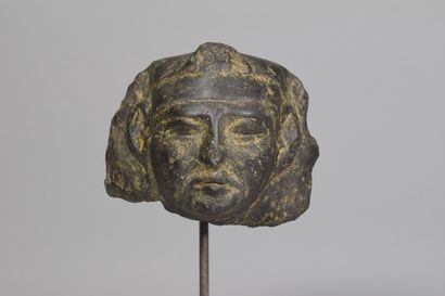 null Modern copy

Egyptian head in black sandstone. On a stand

H: 10 cm