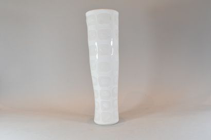 null SIA

Vase en céramique blanc à motif 

H.: 41 cm - D. au col: 12 cm
