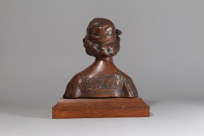 null D'après VAN VAERENBERGH Gustave (1873-1927)

Buste de femme 

Epreuve en bronze...