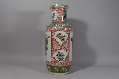 null CHINA - Early 20th century 

Large green family porcelain vase

Height: 45 ...