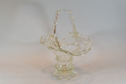 null Murano glass basket worked with tongs

H. 38 cm, W. 38,5 cm, D. 17 cm