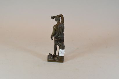 null Diane Chasseresse

Sujet en bronze

H.:17 cm

Accidents et manques