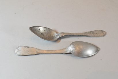 null Lot of 27 lead spoons. inscription "V. Hamel".