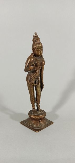 null INDIA, 20th century 

Bronze alloy statuette representing Uma.

She is represented...