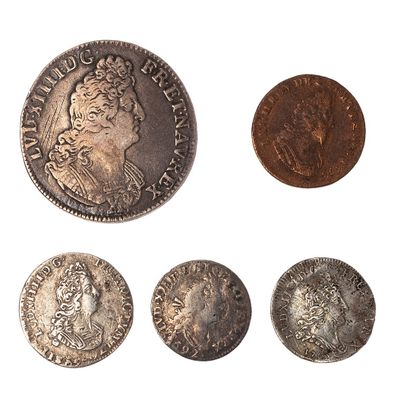 null Louis XIV (1643-1715)

Lot de 5 monnaies : 

- Demi-écu aux 8L 2e type 1704...