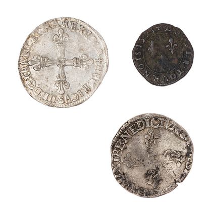null Henri IV (1589-1610)

Lot de 3 monnaies : 

- Quart d'écu 1590 A : Compiègne....