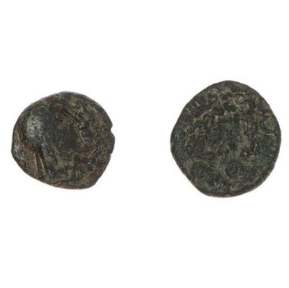 null Ambiens (60-25 B.C.)

Lot of 2 bronzes "with naked head".

D.T. 352 and 356.

Very...