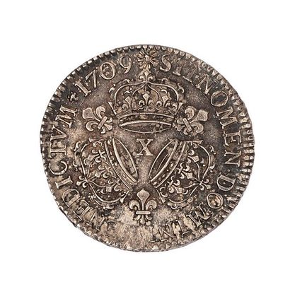 null Louis XIV (1643-1715)

Half-crown with 3 crowns 1709 X. 

Dup. : 1569. 

TTB...
