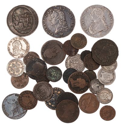 null Lot de 32 monnaies Royales et révolutionnaires en argent et en bronze dont :...