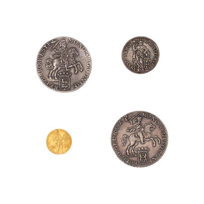 null Lot of 4 Dutch coins

- Gold ducat with knight 1828 VF 

- Guelders Silver ducat...