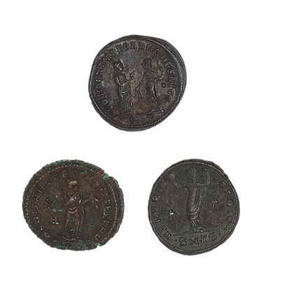 null Lot de 3 folles de bronze. 

Dioclétien (RIC 56 A), Galerie Valeria (C. 7) et...