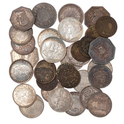 null Lot de 33 jetons en argent et en bronze, Ancien Régime (17 en argent et 9 en...