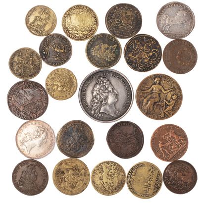 null Lot de 70 monnaies en argent et métaux communs principalement 19e et 20e siècle...