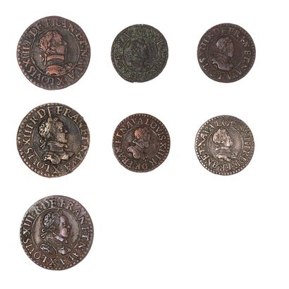 null Louis XIII (1610-1643) 

Lot de 7 monnaies de bronze : 

- Double tournois 1615,...