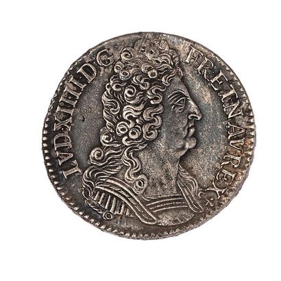 null Louis XIV (1643-1715)

Demi-écu aux 3 couronnes 1709 X. 

Dup. : 1569. 

TTB...