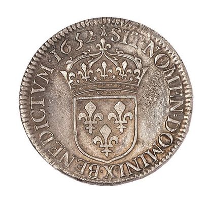 null Louis XIV (1643-1715)

Half shield with a long nose 1652 X 

Dup. : 1470. 

SUP....
