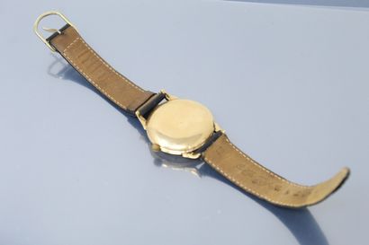 null LONGINES

Montre bracelet d'homme, boîtier rond en or jaune 18k (750), cadran...