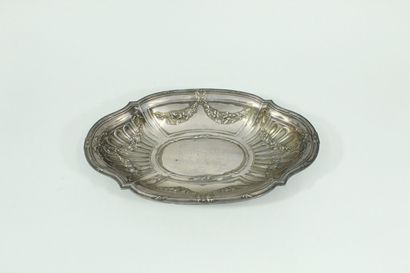  HENRI SOUFFLOT 
Silver basket decorated with plant and floral garlands. 
Goldsmith's...