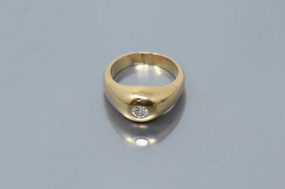 null 18k (750) yellow gold ring, one brilliant-cut diamond (approx. 0.20 ct) set...