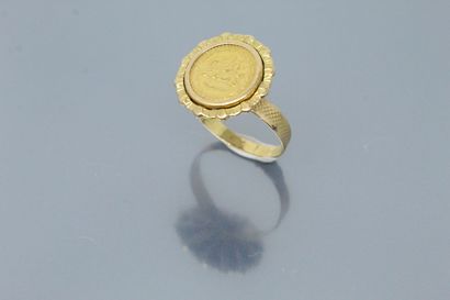 null Chevalière in 18K (750) yellow gold.

Finger size : 51 - Weight : 11.91 g.