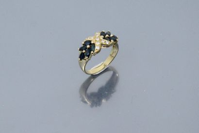 null 18K (750) yellow gold ring with sapphires and diamonds. 

Finger size: 60 -...