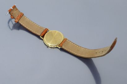 null ETERNA

Montre bracelet d'homme, boîtier rond en or jaune 18K (750), cadran...