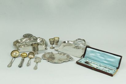 null Lot of silverware including : 

- A silver tray (minerva), decorated with a...