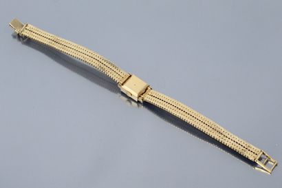 null LONGINES

Ladies' wristwatch, square case in 18k (750) yellow gold, dial with...