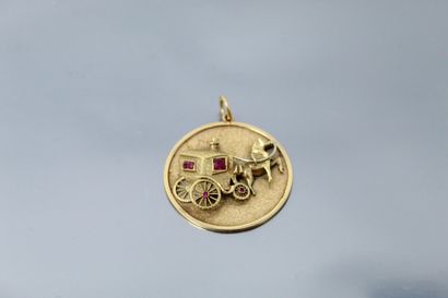 Circular pendant in 18K (750) yellow gold...