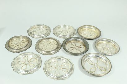 null Set of 12 silver coasters

- 6 in the shape of a star with rounded ends

- 6...