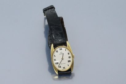 null OMEGA 

Wristwatch, case in 18k (750) yellow gold, cream dial with Roman numerals....
