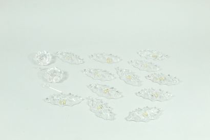 null LORRAINE CRYSTALWARE

Twelve knife holders in the shape of a leaf and two crystal...