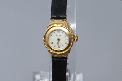 null KODY 

Ladies' wristwatch, case in 18K (750) yellow gold. 

Signed KODY

Mechanical...