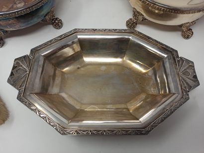 null MANETTE of silver plated metal including:

- 1 Art Deco tray

- 1 bread set...