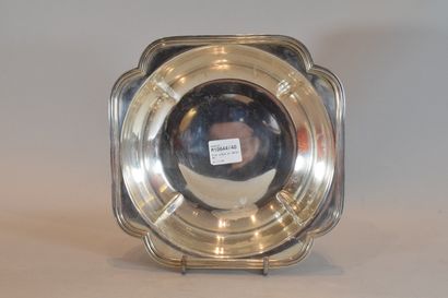 null Silver plated hollow dish

Worn 



L. 23 cm