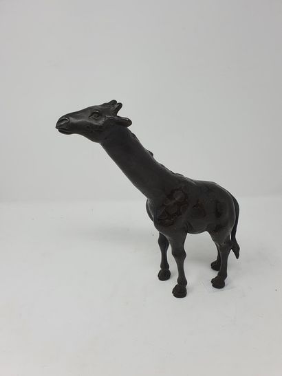 null ANONYMOUS 20th century 

Giraffe

Bronze with brown patina

slight traces of...