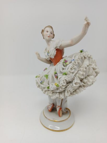 null Lot including:

- Porcelain ballerina, accidents and missing parts

- Porcelain...