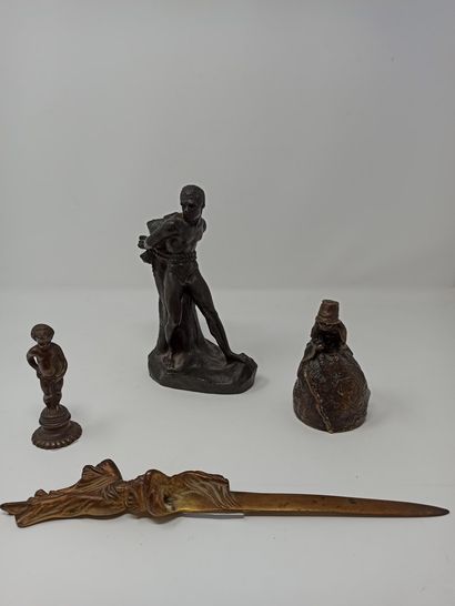 null Lot including:

- Anonymous, Nubian tied, black patina bronze, H.: 18.5 cm

-...