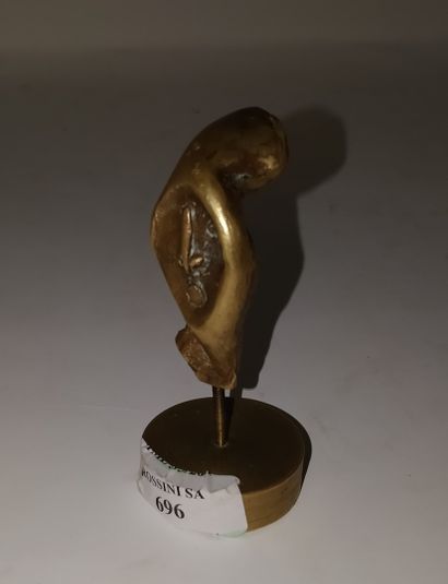 null BELO Andre (né en 1908) 

Visage

Bronze. au dos BELO

Ht. : 8.5 cm