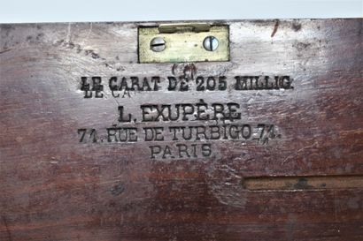 null 
Jeweler's trebuchet in a mahogany case signed by the house L. Exupere 71 rue...
