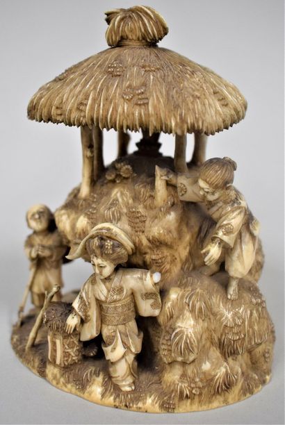 null JAPON - Epoque MEIJI (1868 - 1912)

Okimono, groupe en ivoire à décor d'une...