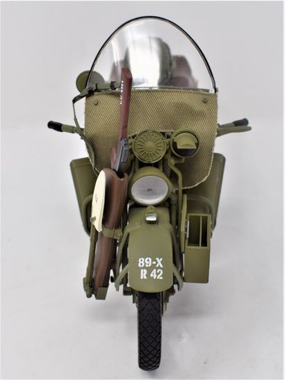 null HARLEY DAVIDSON WLA Military motorcycle 1942.

Modèle réduit en métal moulé...