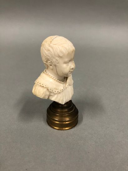 null Bust of Napoleon II (1811-1832), king of Rome, in christening gown in ivory...