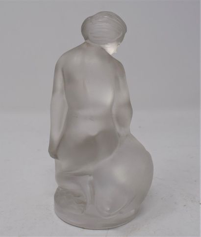 null 
LALIQUE 




Leda and the swan, subject in pressed and partially frosted crystal...