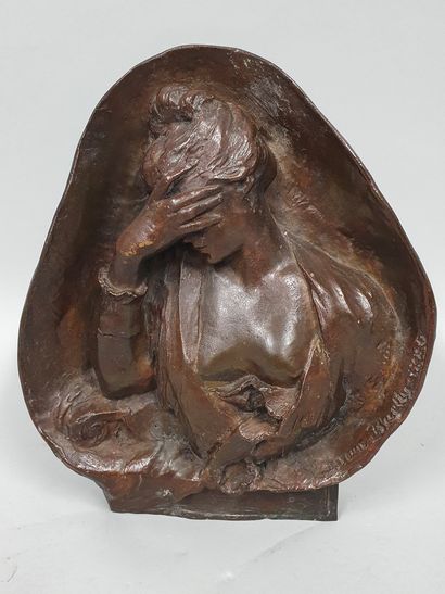 null LOISEAU-BAILLY Georges Philippe Eugène (1858-1913)

femme éplorée 

bronze à...